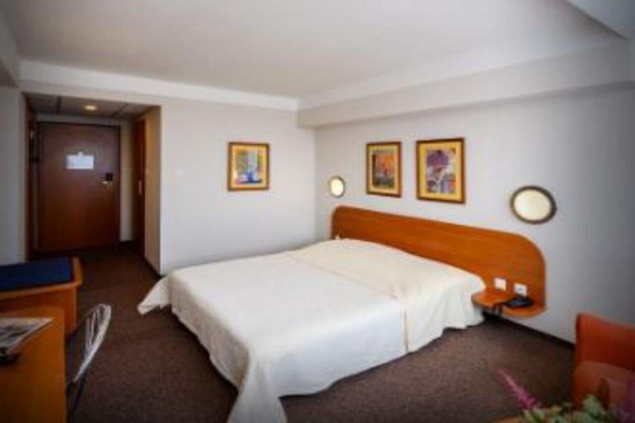 Hotel Lux Μπάνσκα Μπίστριτσα Εξωτερικό φωτογραφία