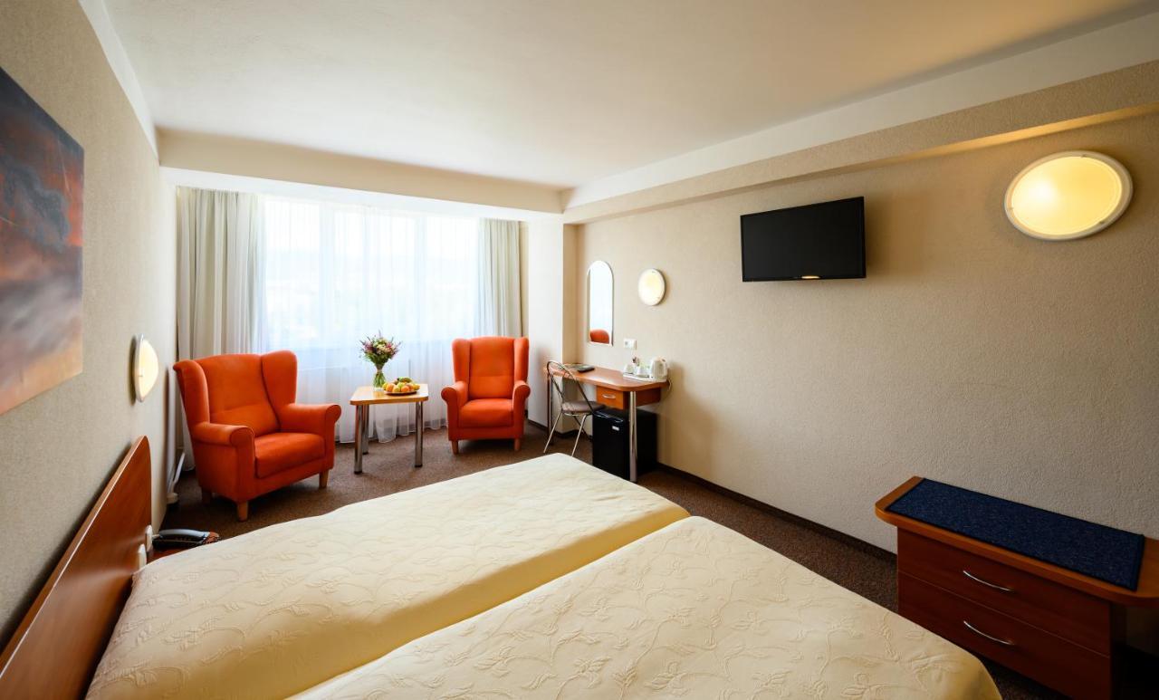 Hotel Lux Μπάνσκα Μπίστριτσα Εξωτερικό φωτογραφία