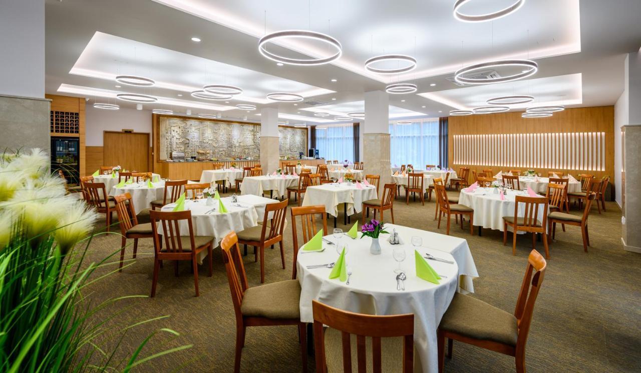 Hotel Lux Μπάνσκα Μπίστριτσα Εξωτερικό φωτογραφία