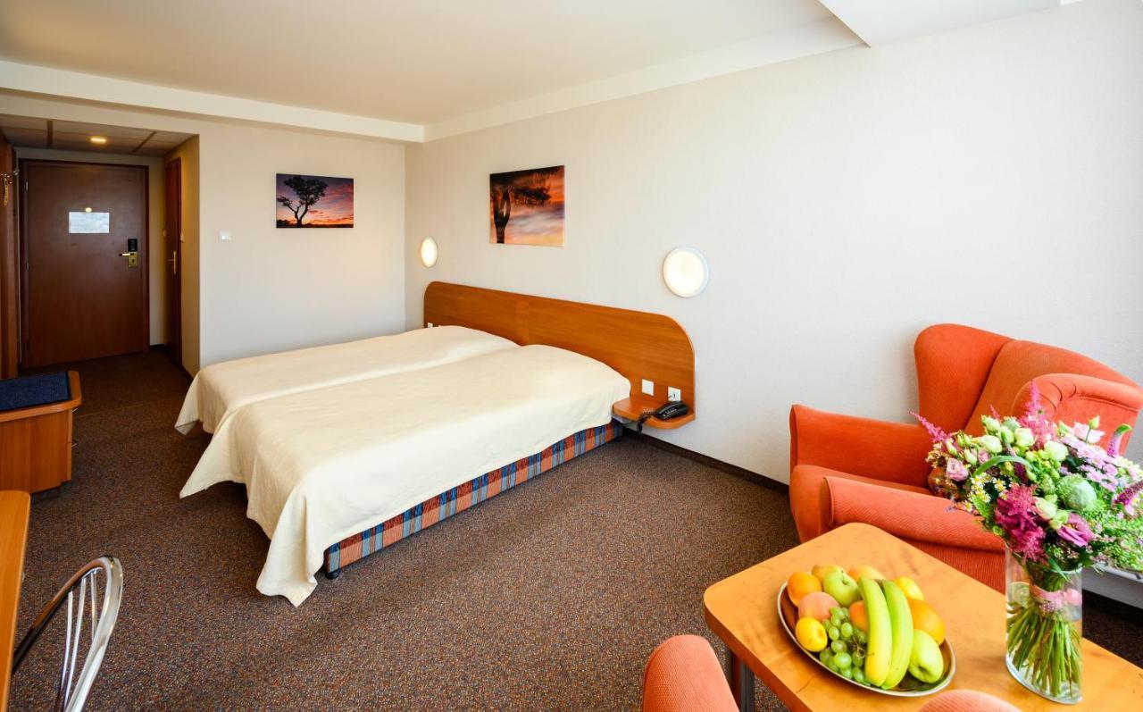 Hotel Lux Μπάνσκα Μπίστριτσα Εξωτερικό φωτογραφία