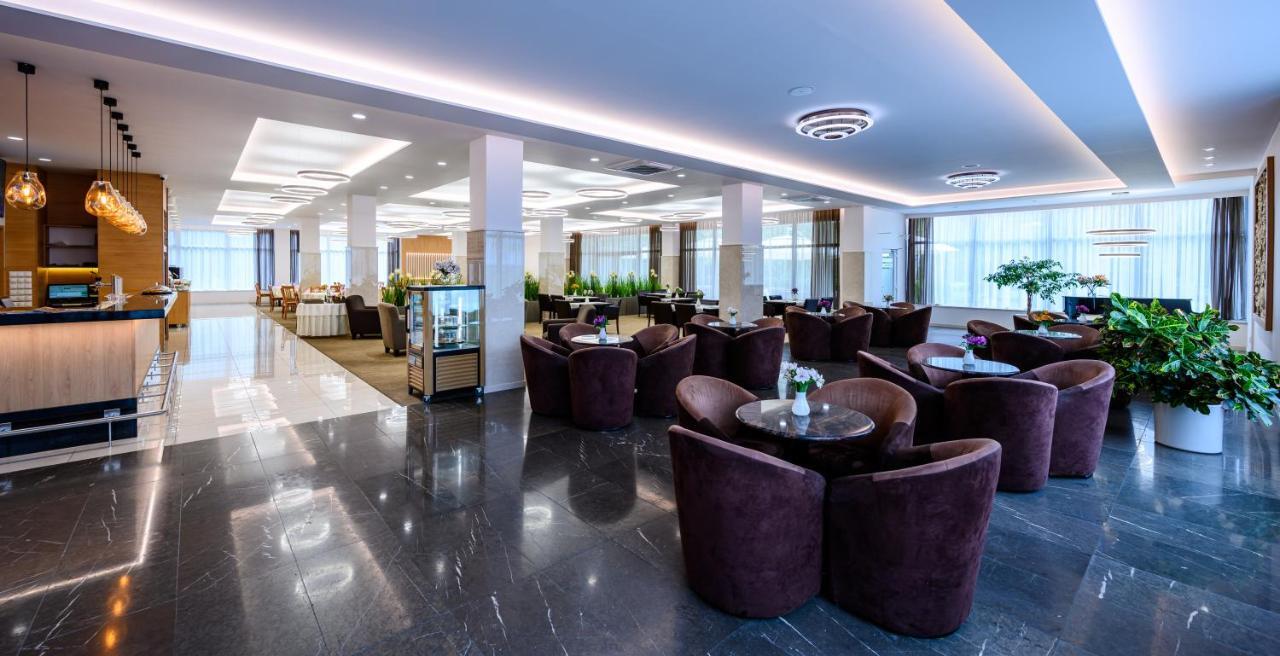 Hotel Lux Μπάνσκα Μπίστριτσα Εξωτερικό φωτογραφία