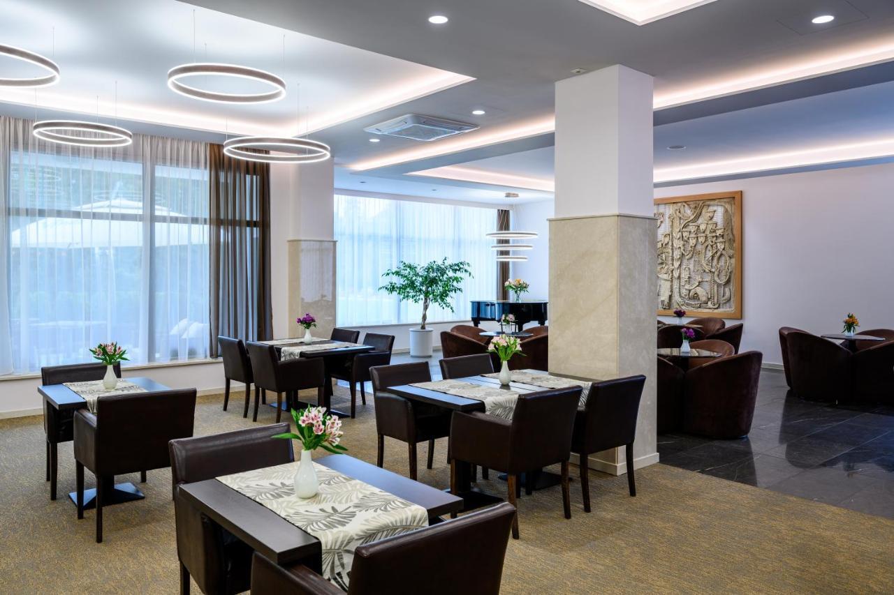 Hotel Lux Μπάνσκα Μπίστριτσα Εξωτερικό φωτογραφία